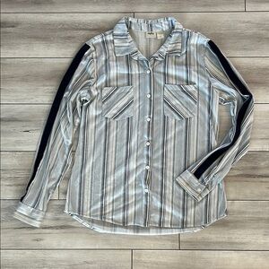 Daytrip striped long sleeve button down shirt size large